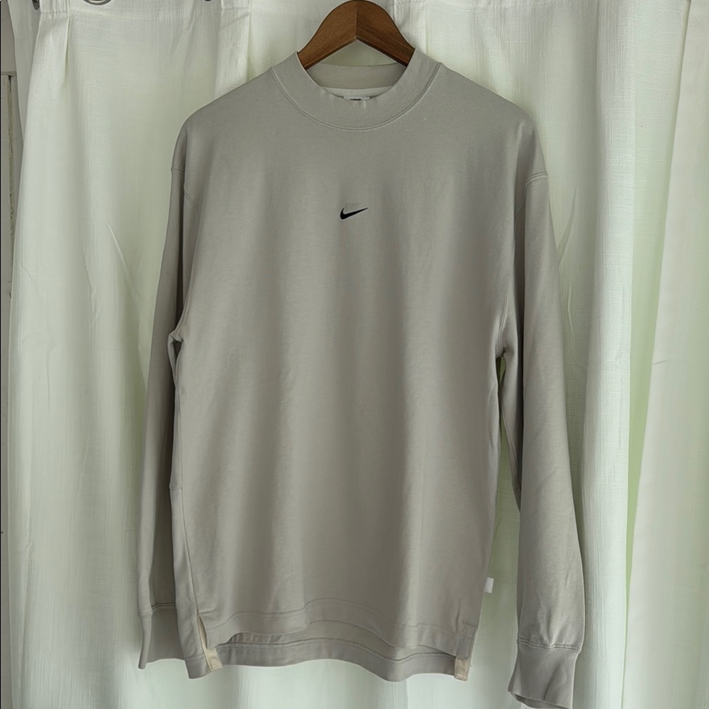 Nike Gray Crewneck Sweater with Minimalist Design
